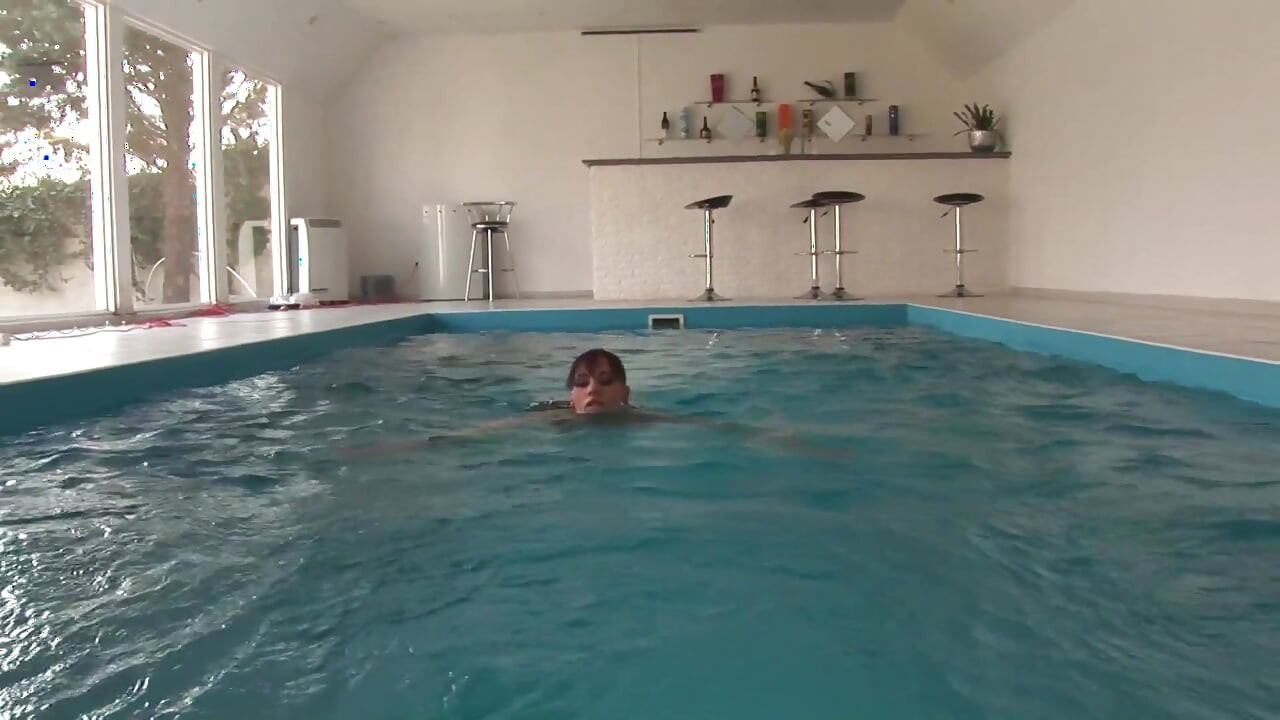 Hajni's Pussy Fisted From Kissy by the Pool