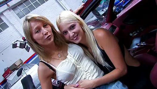 Двух великолепных крош трахает автомеханик