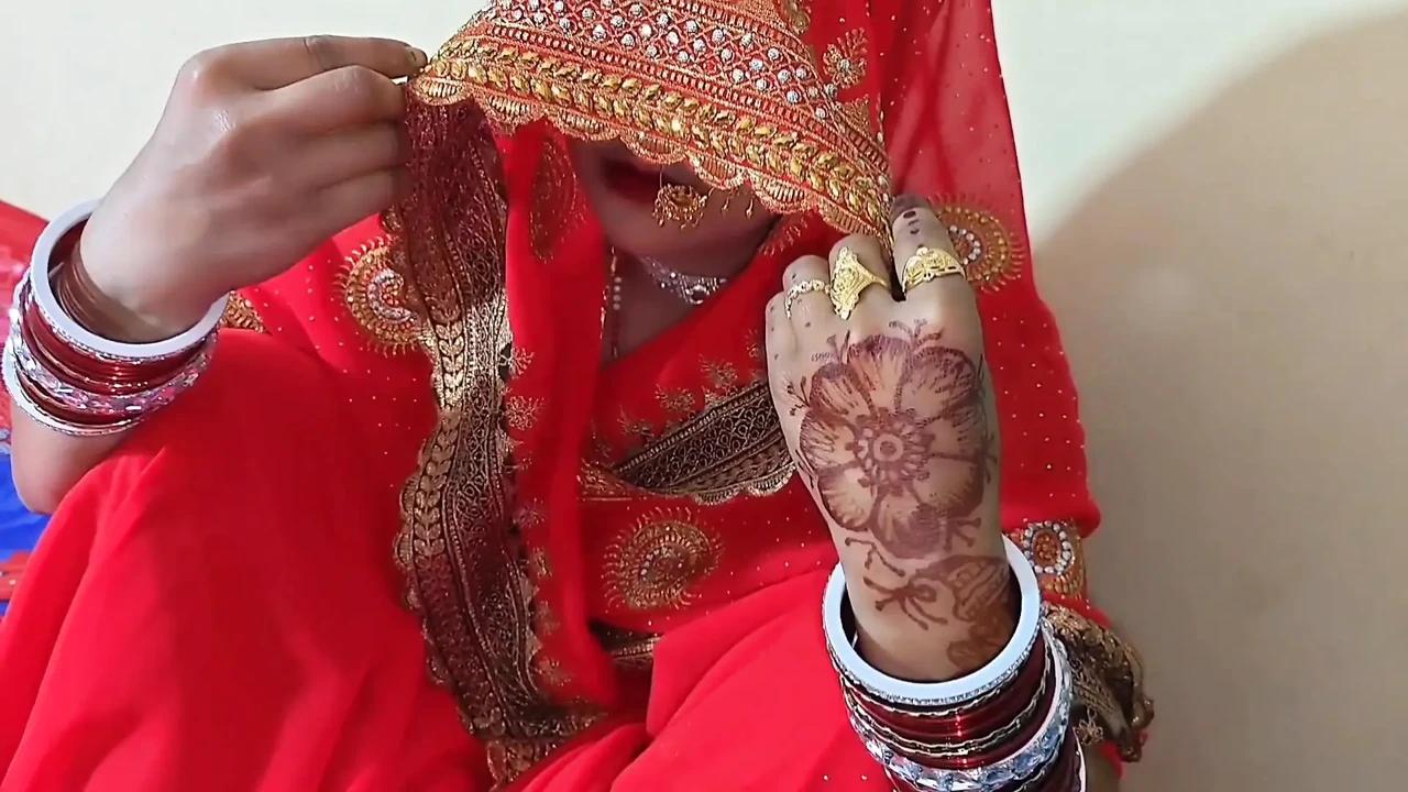 Beautiful New Married Wife Saree Romance & Fucking clear hindi audio