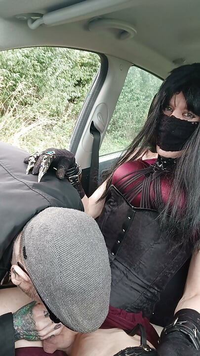 Ausflug am Sonntag mit Veronica im Auto.