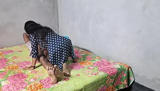 Büyük kızdım, onu görünce şaşırdım, çıplak yatıyordu.