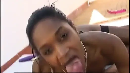 Seksi zenci sürtük yarak ve amcığı seviyor