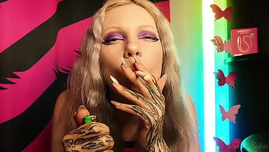 Sexy Teen Smoking a Cigarette and Shaking Her Tits!