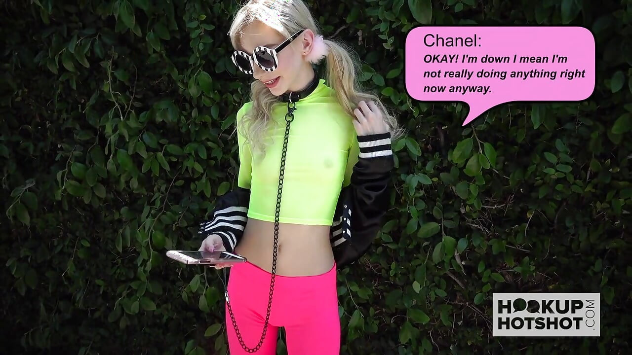 Chuda blondynka nastolatka Chanel Shortcake zostaje ostro wyruchana przez hotshot