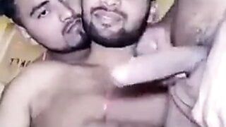 Sexo a três gay indiano