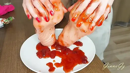 licked the jam off her feet. uncensored video