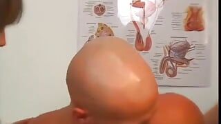 Bald patient created a shindy and got meritorious punishment from angry nurses with huge strapons