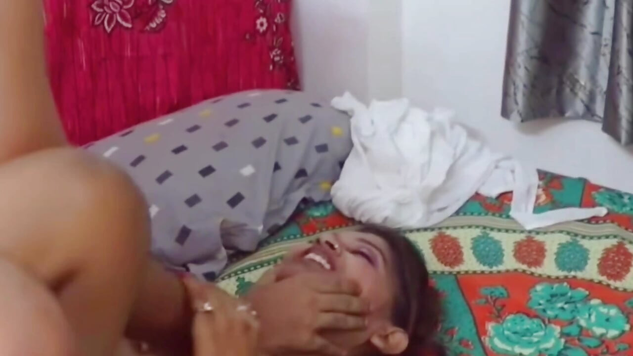 Dever ne dekha ghar per koi nhi hai to bhabhi ko pel diya