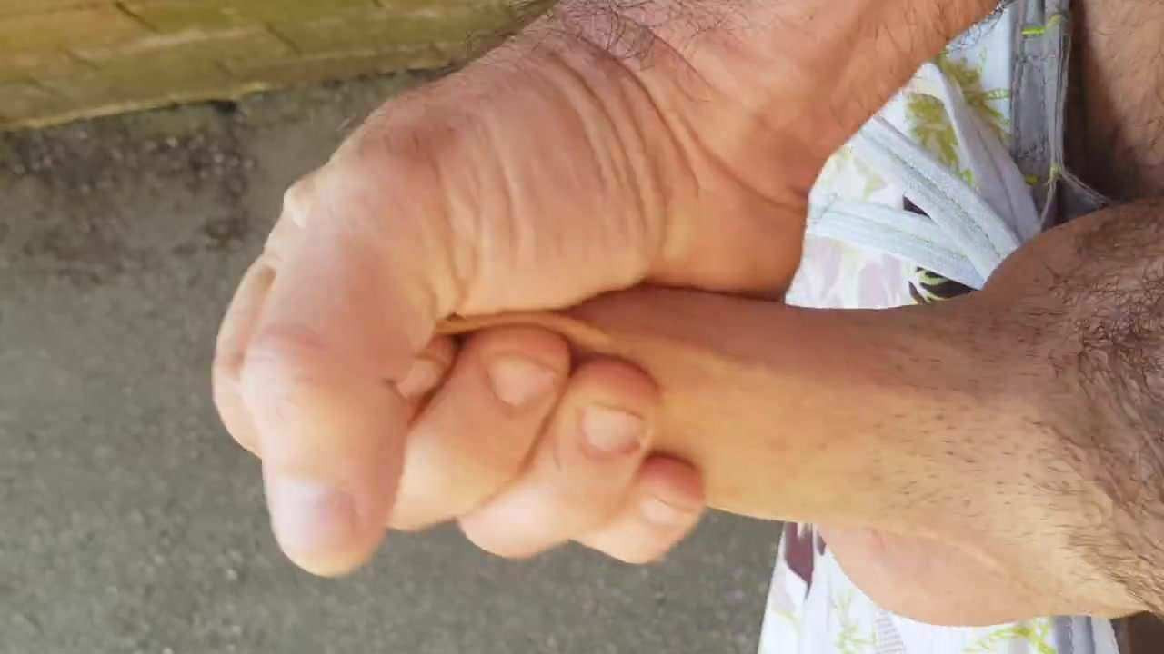 Outside wanking again