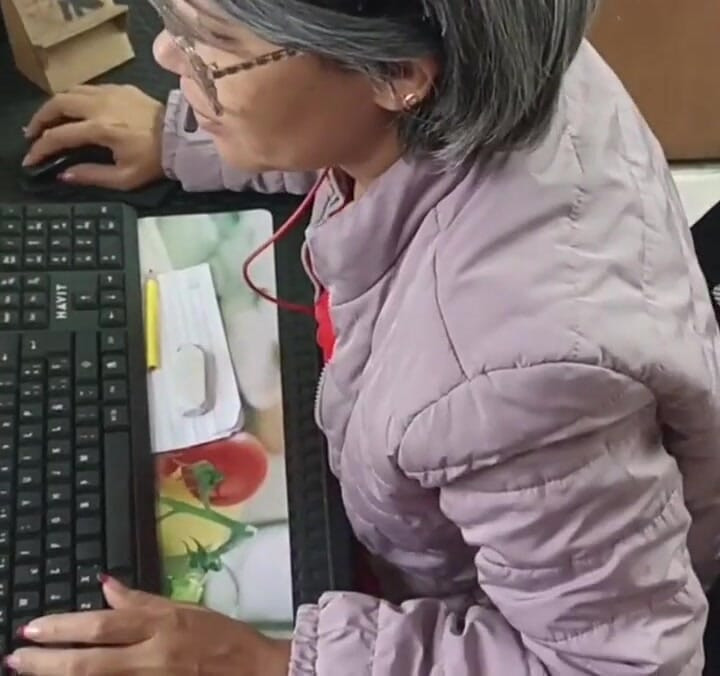 내가 일하면서 네 자지를 빨아주는 거 좋아해?