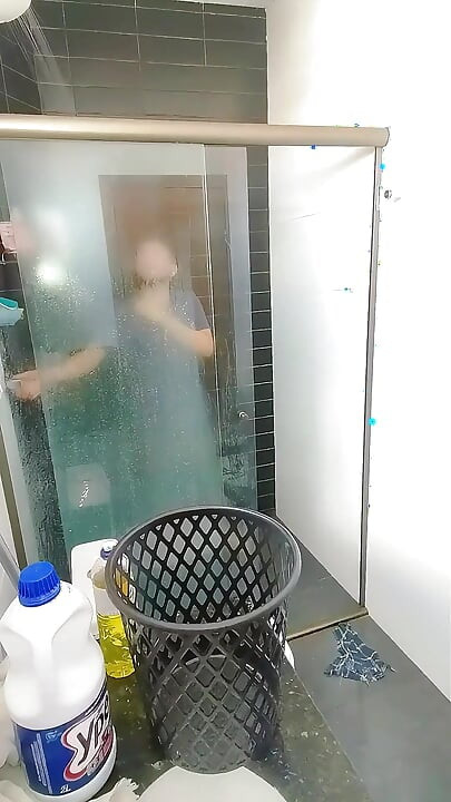 Ponizio me oženjeni muškarac da očistim kupaonicu u njegovoj kući prije nego što mu žena stigne.