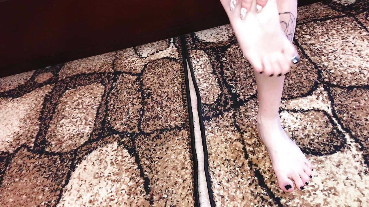 ¿Te gustan mis pies? Entonces míralos