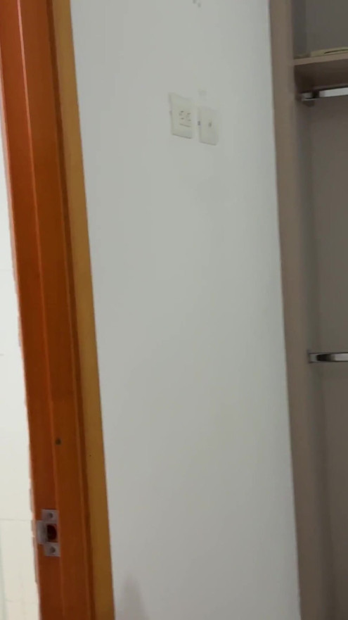 I make a joke of hiding the towel from my stepsister just to take advantage and see her delicious ass. | Clip 1