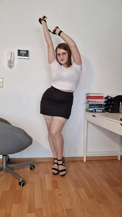 Naughty Office Assistant - Edging Until My Legs Shake