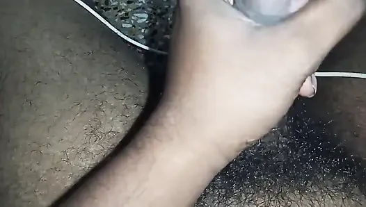 Baldızım Hintli desi yarağımı öperek emiyor