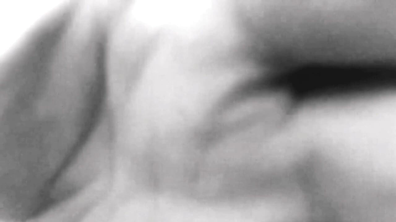 โชว์ผิวดําและสีขาว!