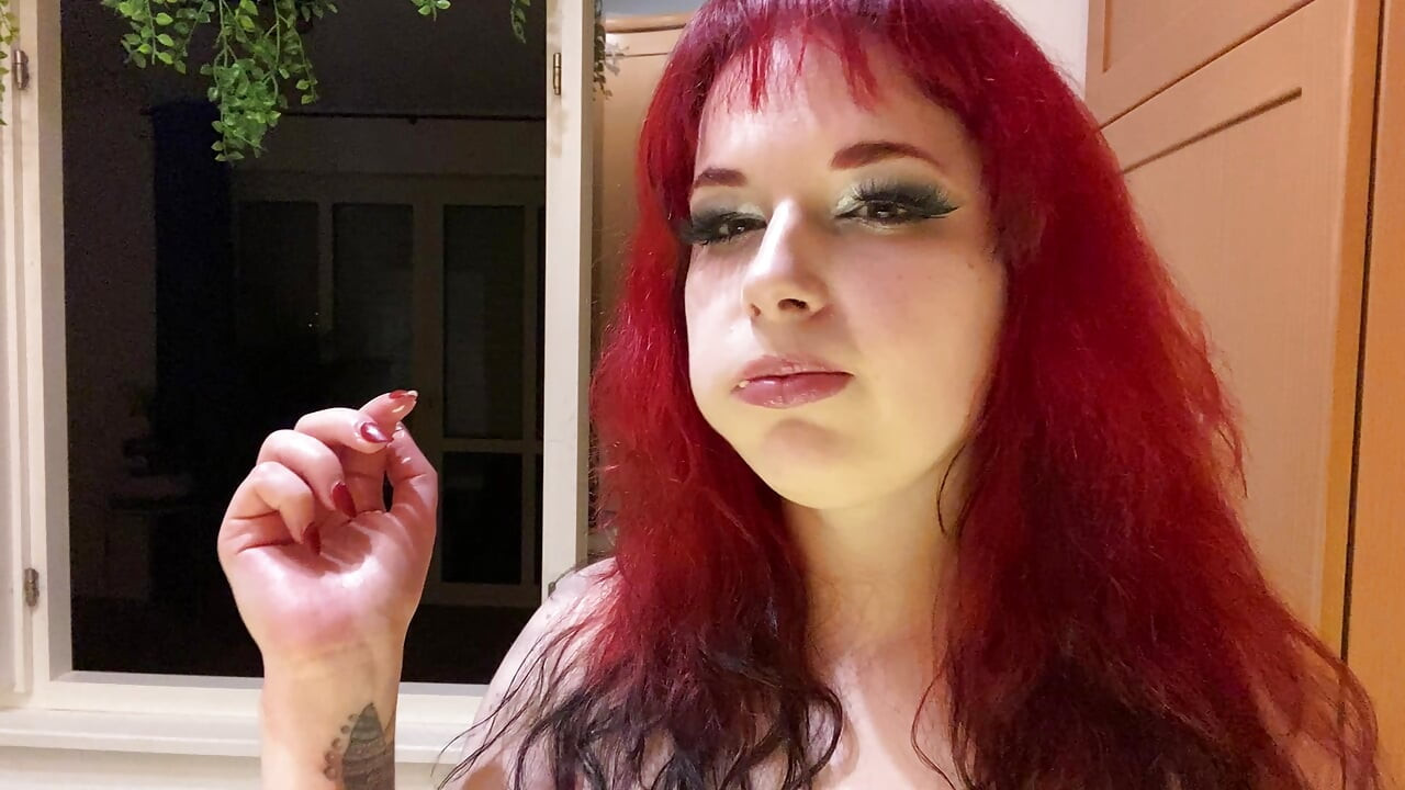 Makan pisang dan berfikir Tentang seks