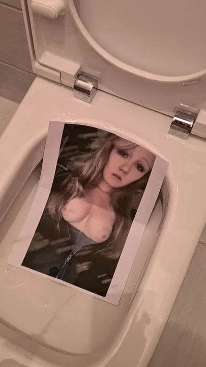 Piss tribute to Melanie-s