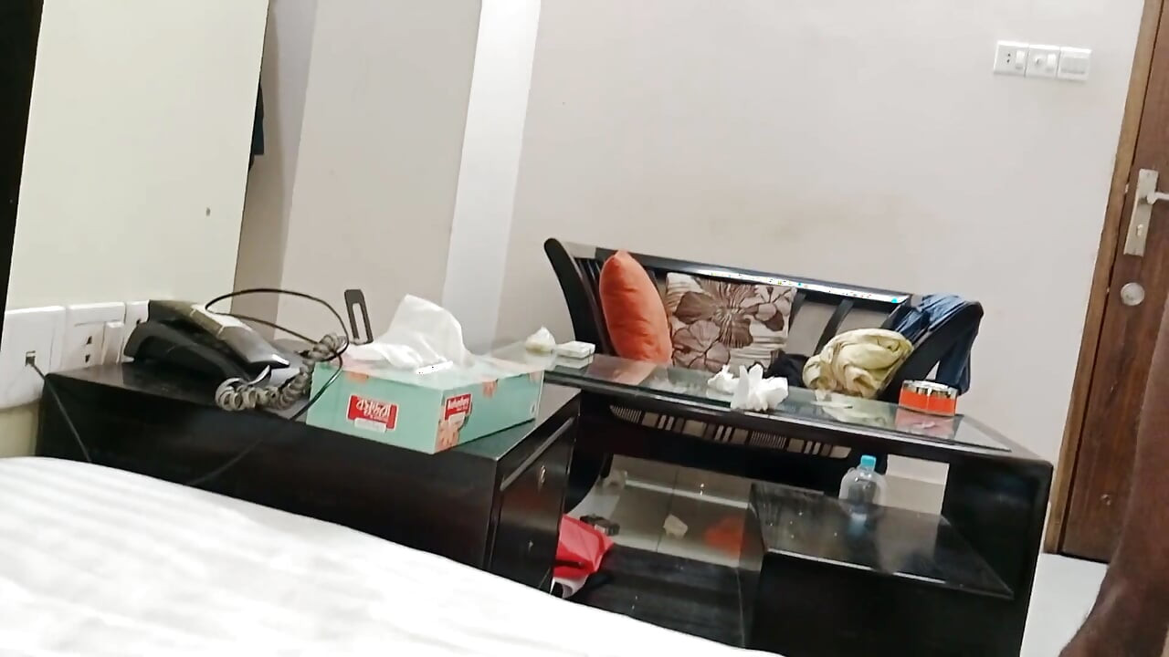 Naughty College Girl Tries Her First Threesome18+
