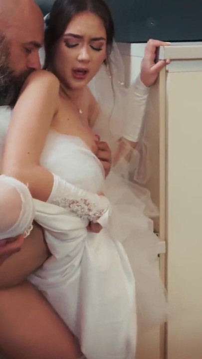 BRIDE4K. Sıkı amcığımla sana binmeme izin ver | Klip 3