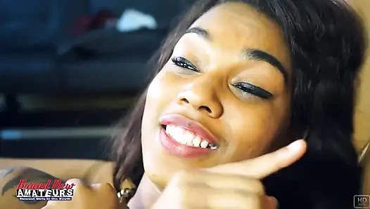 Skylar грудастая брюнетка дрочит, страстно подрачивая тепло до спермы!