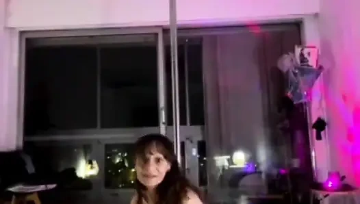 Голая танцовщица