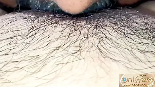 Küçük Yaraklı Kadın Kılıklı Gavat Ateşli Evli Karısını Minik Penisiyle Tatmin Olamadı, Bu Yüzden Ona Dildo Kullandırdı