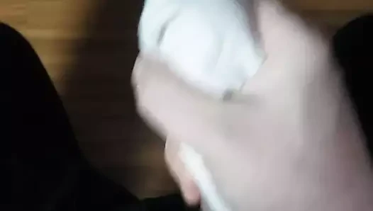 Mastürbasyon ve cumshot kullanarak ablamın çorapları