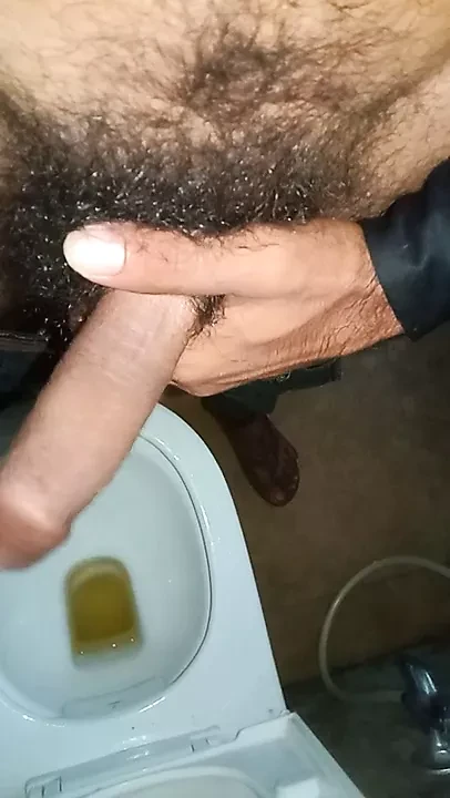 TWO WOMEN AND A GUY ARE IN A THREESOME, DOING SOME SEXY THINGS