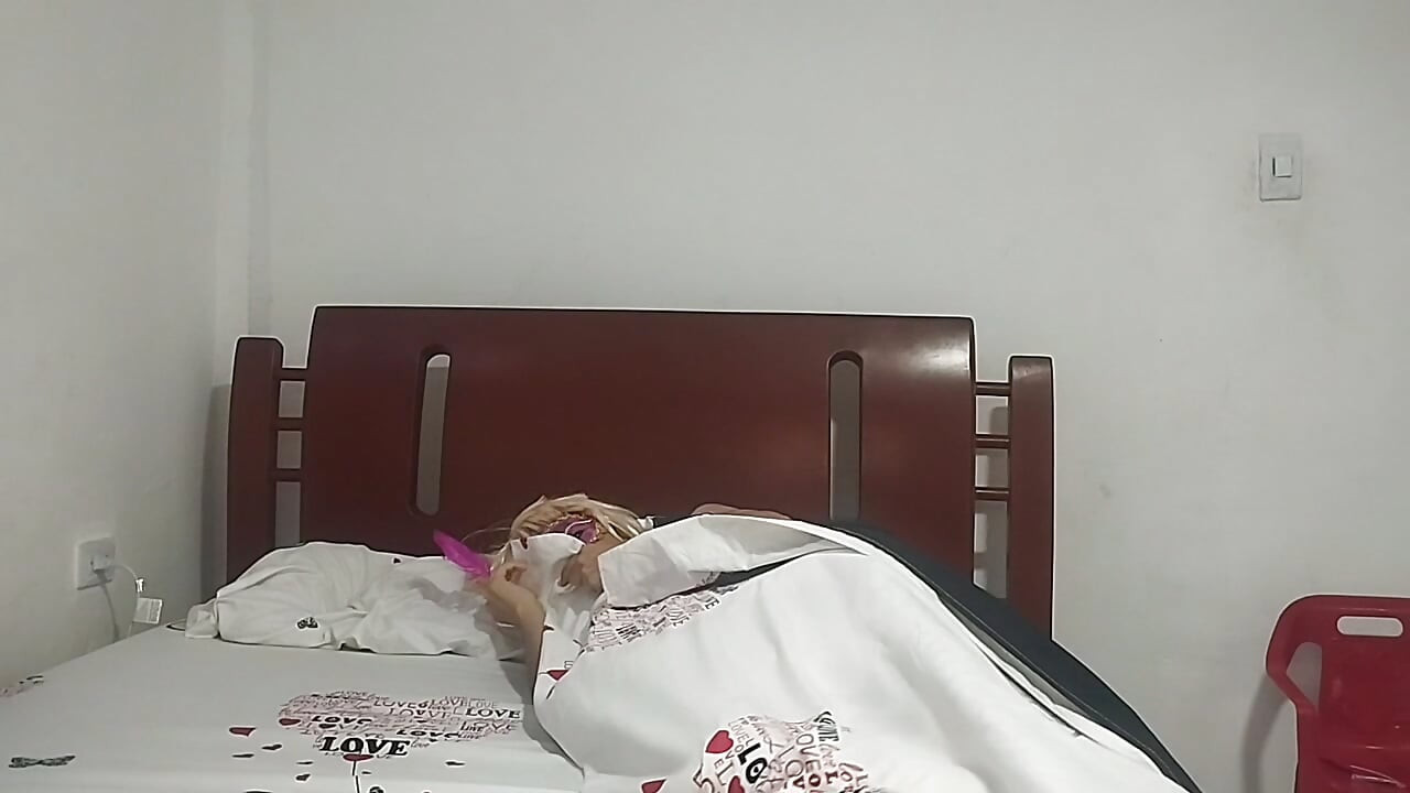 My Stepsister Was Doing Tik Tok and I Discovered Her and We Ended up Making a Rich Porn Video