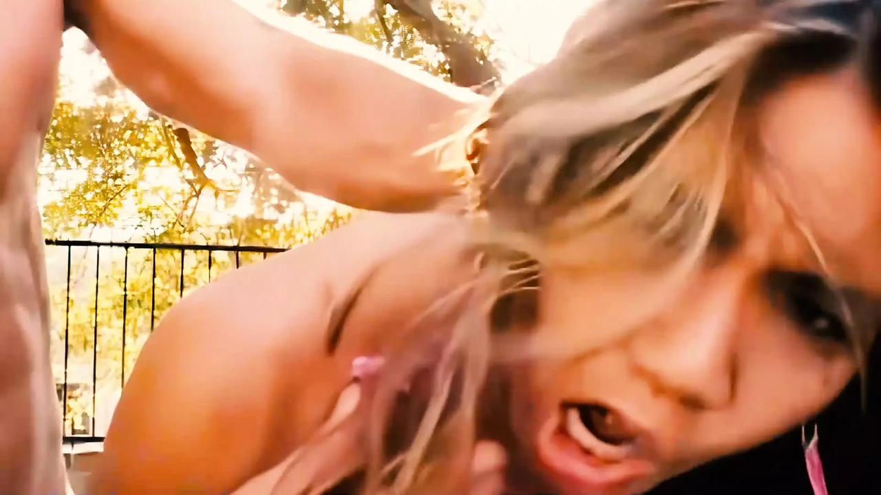 Milf Keeani Lei Loves Sex Outside