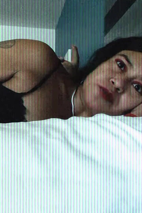 Banging and Chatting with Viewers on a Live