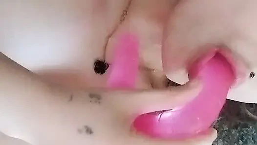 Ich mache Video für meinen stiefvater, striptease, masturbiere meine enge muschi und ficke mich mit Spielzeug