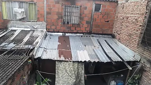 Yuli lagi asik masturbasi di depan umum, aku suka banget dientot 24 jam sehari