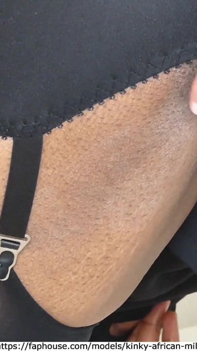 Unzählige orgasmen in einem schwarzen kleid, teil 1 | Clip 1
