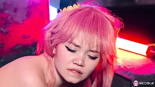 Büyük memeli seksi ateşli hatun, Rebecca Nikson erkek arkadaşıyla ateşli seks yaptı.