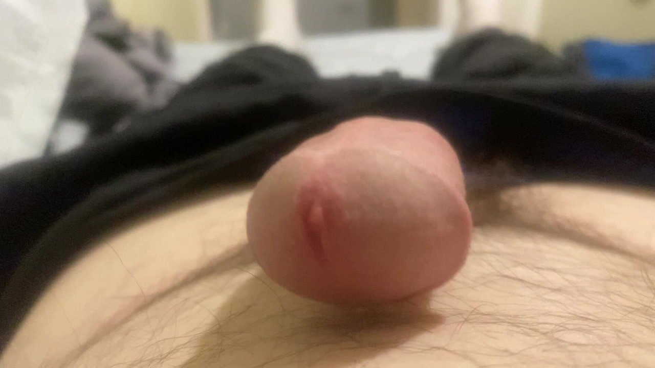 私がペニスをしごいている動画