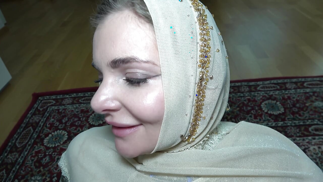 Hijabi-ehefrau Betrügt Mit Dem BBC-freund Ihres Ehemanns