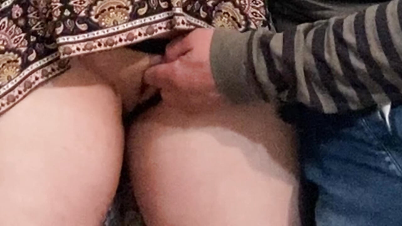 พ่อเลี้ยงลามกถูหีเธอในรถไฟใต้ดิน