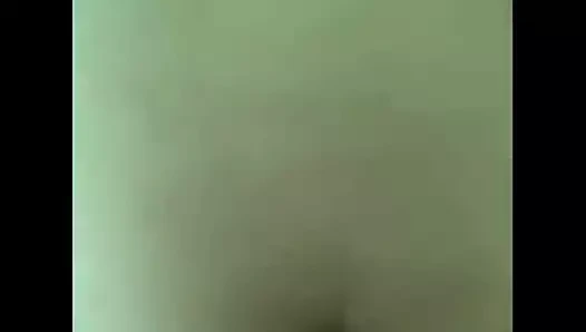 Девушка шаловливая в любительском видео 116