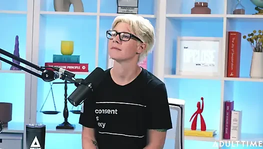 Cadence Lux: Authentische orgasmen & Selbstvertretung