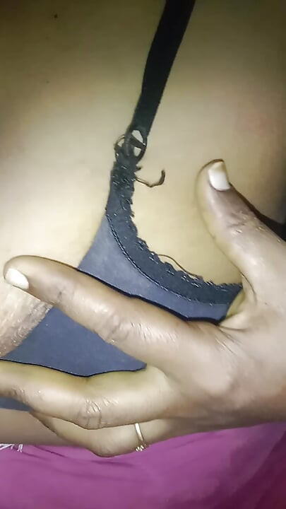 said her leg hurt, so I let her go and then she spread her pussy and then she seduced me by talking sexy.