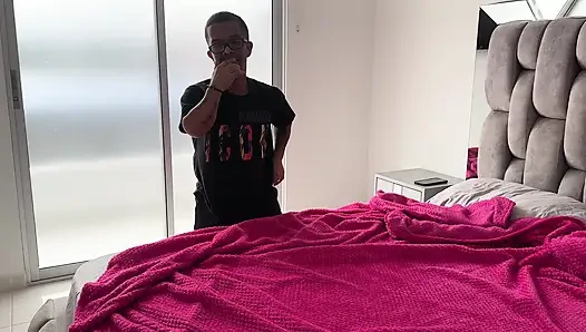 Tukang pijat muda dan menarik ngentot habis-habisan sama istri klien kecilnya. REKAMAN SEKS ASLI MANuelaAlvarez SAMPAI BERUJUNG