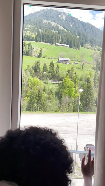 Prima noapte cu o soție minionă negresă