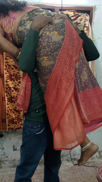 Mathvan, Who Lives in the Same House, Saw the House Owner’s Wife Wearing Panties and Wants to Taste Her. | Clip 1