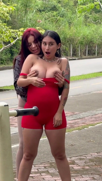 Profesoara de yoga Anitta Miller profită de emoția jeniferPlay | Clipul 1