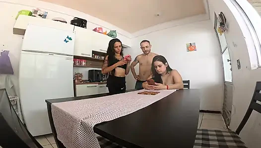 Застукали в деле, жена с таким другом не нуждается в врагах