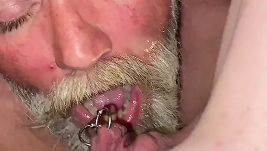 Muschi lecken und pissen