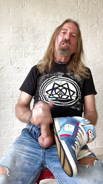 Longhairdude Wanks and Cums with Osiris Trainers, Torn Jeans, Tshirt