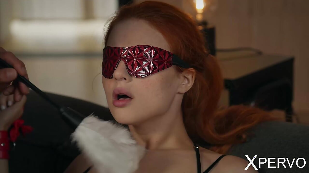 XPERVO - ruiva submissa Sofia Rivers deixa seu mestre usar seu corpo